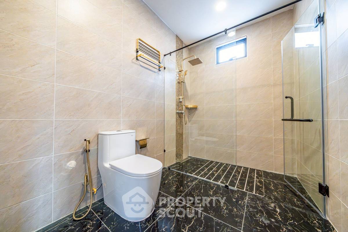รูป บ้าน 7-ห้องนอน ใกล้ พัทยาใต้ (ID 2234412) - รูปที่ 16/26