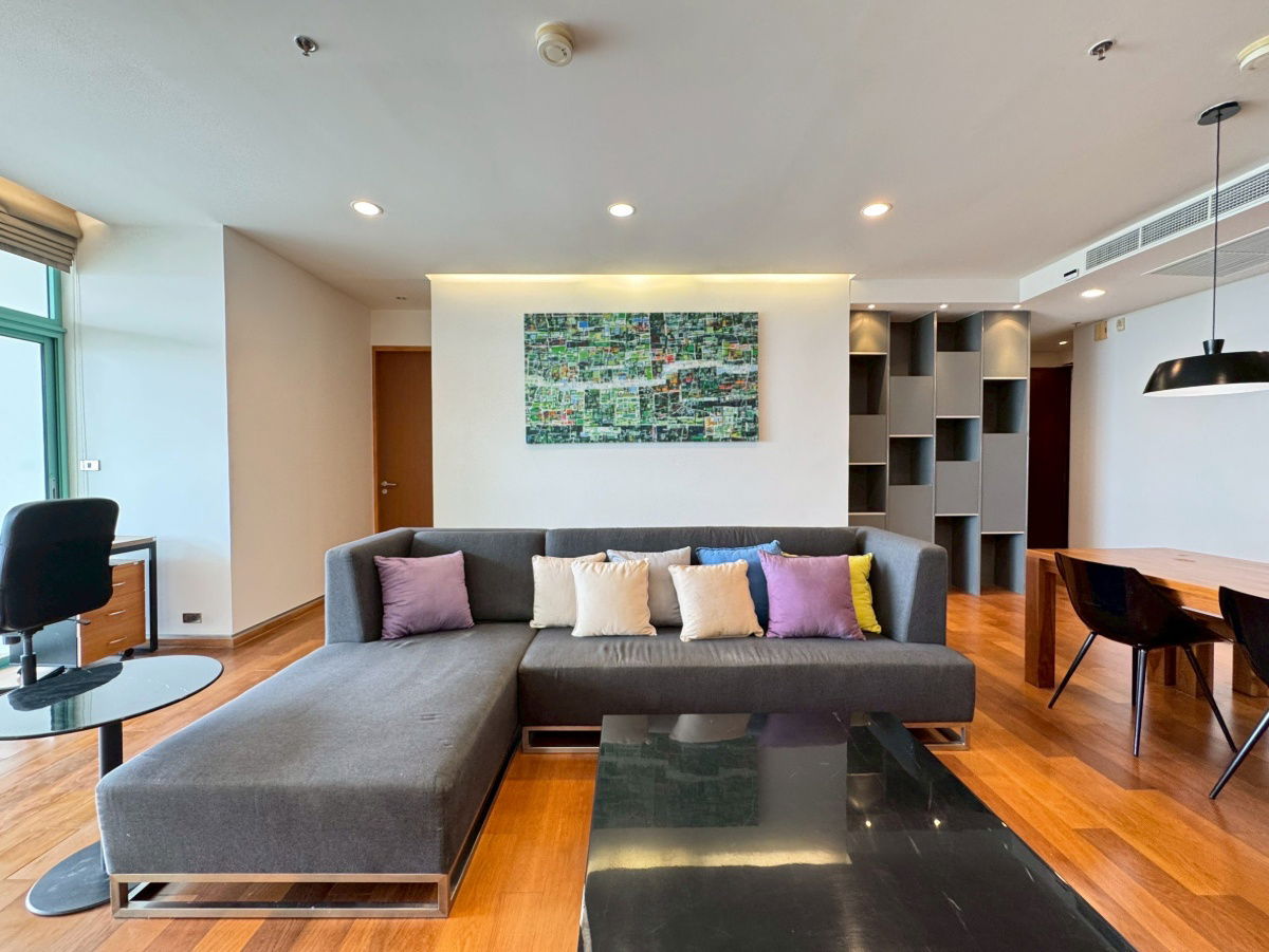 picture For Rent Chatrium Riverside ,2Bed  Condominium, Soi. Charoen Krung 70 ,near  Sherwberry International School),Bts Saphan taksin - 2/7