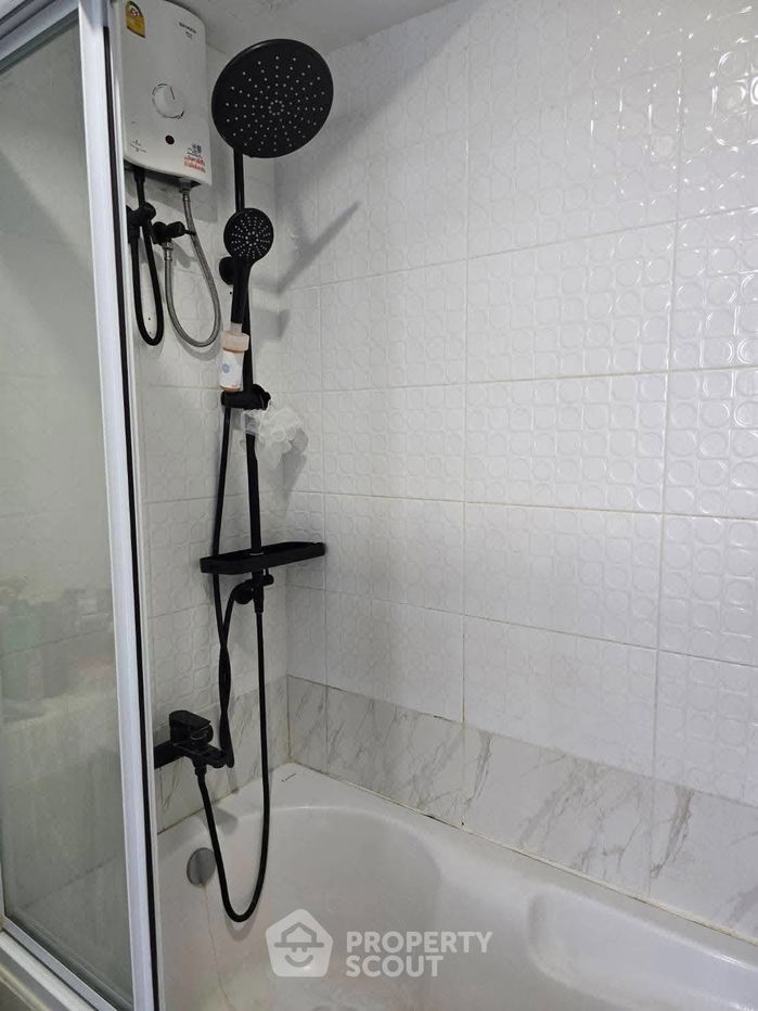 picture 1-BR Condo at Ratchada City 18 Condominium near MRT Huai Khwang (ID 2237019) - 13/24