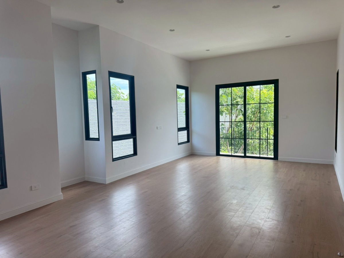 picture NARINSIRI KRUNGTHEPKREETHA near Brighton college International school only 900m - 8/10