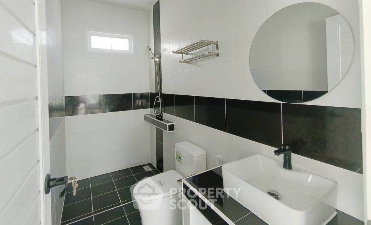 picture 3-BR House close to The Venezia (ID 2100712) - 5/10