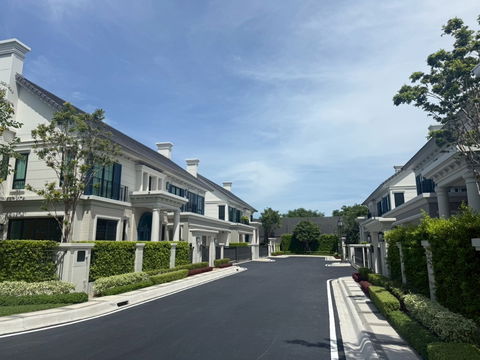 NARINSIRI KRUNGTHEPKREETHA near Brighton college International school only 900m