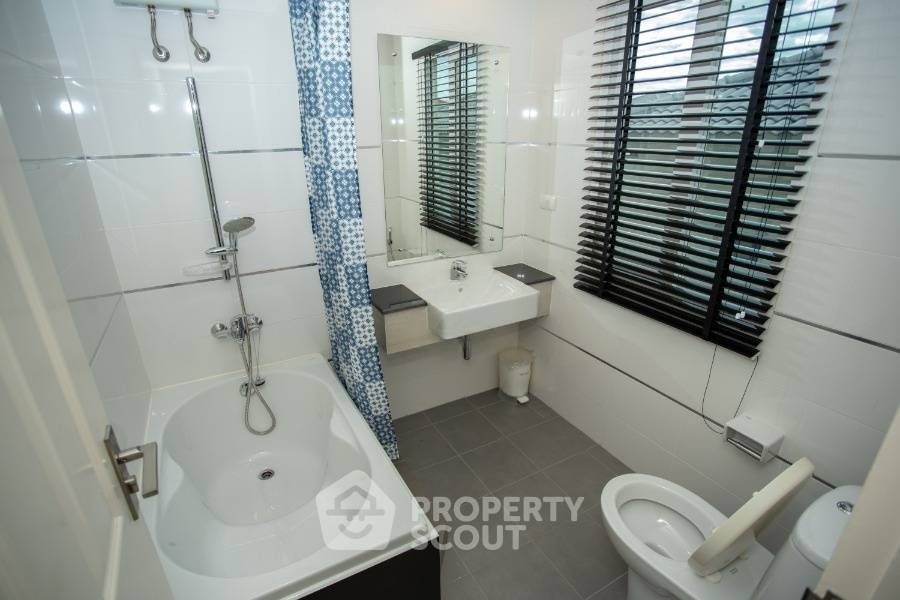 picture 3-BR House in Surasak (ID 2231377) - 17/29