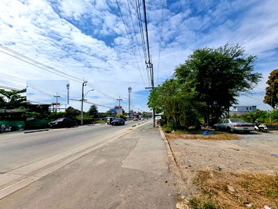 เช่าที่ดิน ม.กรุงเทพธนบุรี : ให้เช่าที่ดินพร้อมสิ่งปลูกสร้างพุทธมณฑลสาย3 ขนาด ที่ดิน 542วา หน้ากว้าง 30เมตร ลึก 72เมตร ถมแล้ว พร้อมสิ่งปลูกสร้าง สามารถ รื้อถอนได้ สัญญาระยะยาวได้ 