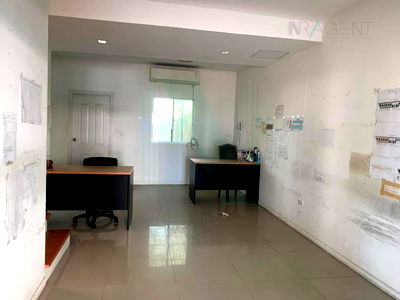 Townhouses for sale Bangkok : 🎉 For Sell Town house LIO BLISS LADKRABANG-CHALONGKRUNG 2-story 4 bedroom 2 bathroom