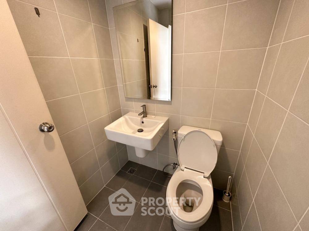 picture 3-BR Townhouse in Taling Chan (ID 1706061) - 37/71
