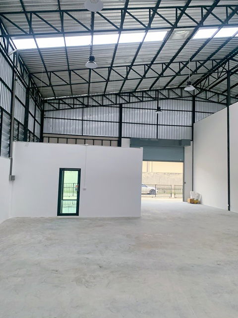 picture Robinson Srisaman 900m. Warehouse for rent with office 250 sq.m.70sq.wa. Dhurakij Pundit University - 2/8