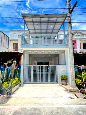 ทาวน์โฮม นนทบุรี : บ้านสวย  ถนนเมน  ค้าขายได้   #หมู่บ้านร่มเงาไม้ บางบัวทอง ถนนวัดลาดปลาดุก  ใกล้เซ็นทรัล เวสเกต