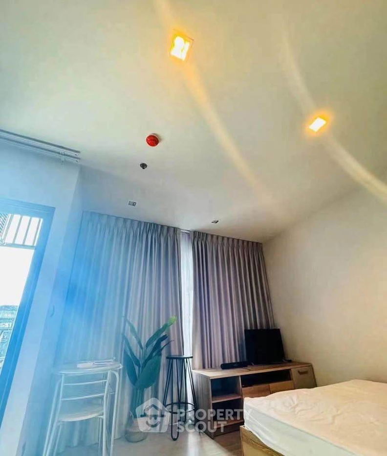 picture Studio Condo at Life Asoke - Rama 9 near MRT Phra Ram 9 (ID 2236437) - 4/5