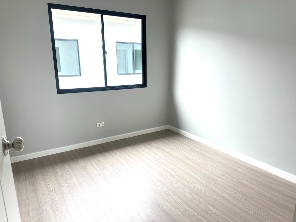 picture House for sale at Siri place Wongwaen Lamlukka-Ready to move in by Sansiri. - 18/24