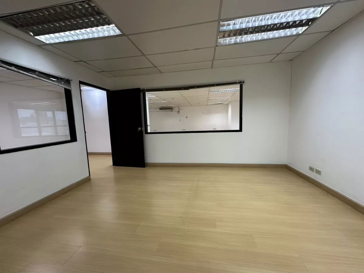 picture Bangkok Office for Rent 150 sqm near BTS Ekkamai Sukhumvit Road BRE25375 - 3/8