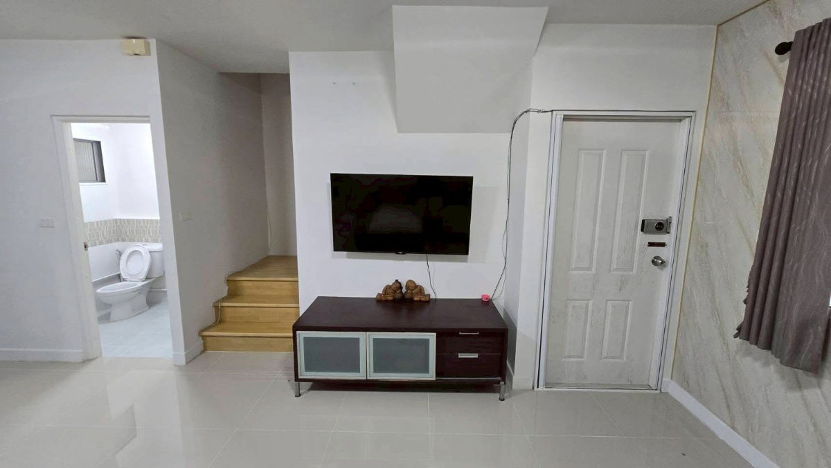 รูป 🏡 บ้านว่างให้เช่า หลังริม ศรีด่าน 22 – ใกล้ BTS ศรีลาซาล ✅ พร้อมอยู่ เฟอร์ครบ จอดรถ 2 คัน 📍หมู่บ้านพลีโน่ ศรีด่าน 22 (หลังโรงเรียนไทย-สิงคโปร์) - รูปที่ 6/17