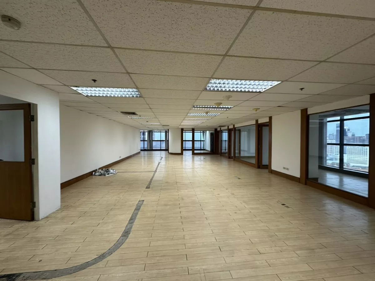 picture Bangkok 350 sqm Office for Rent Near BTS Ekkamai, Sukhumvit Road BRE25377 - 5/9