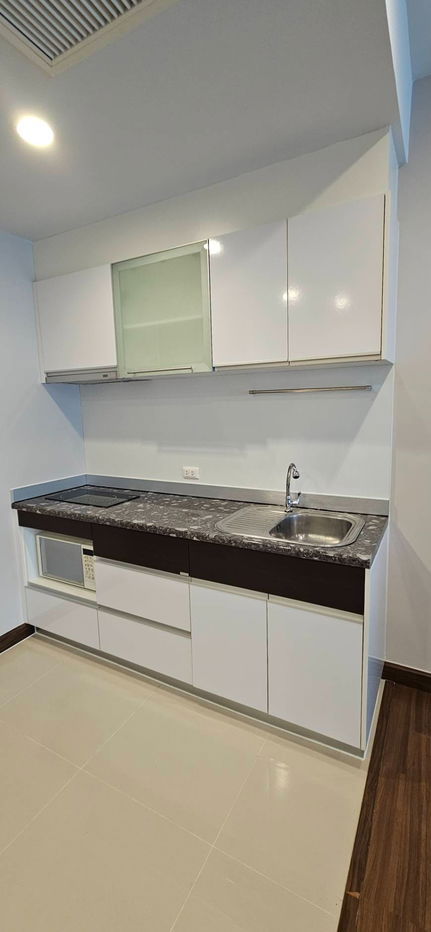 picture Code: KJ8040  for rent Supalai Lite Sathorn - Charoenrat // Line ID: @kjcondo (with @) // - 6/19