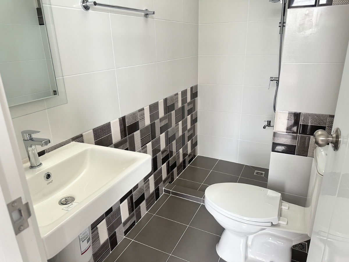 picture House for sale at Siri place Wongwaen Lamlukka-Ready to move in by Sansiri. - 23/24