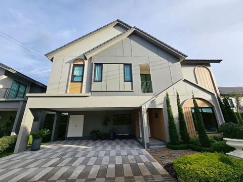 ขายบ้านตัวอย่าง Fully furnished อณาสิริพายัพ แปลงหัวมุมหน้าสวน