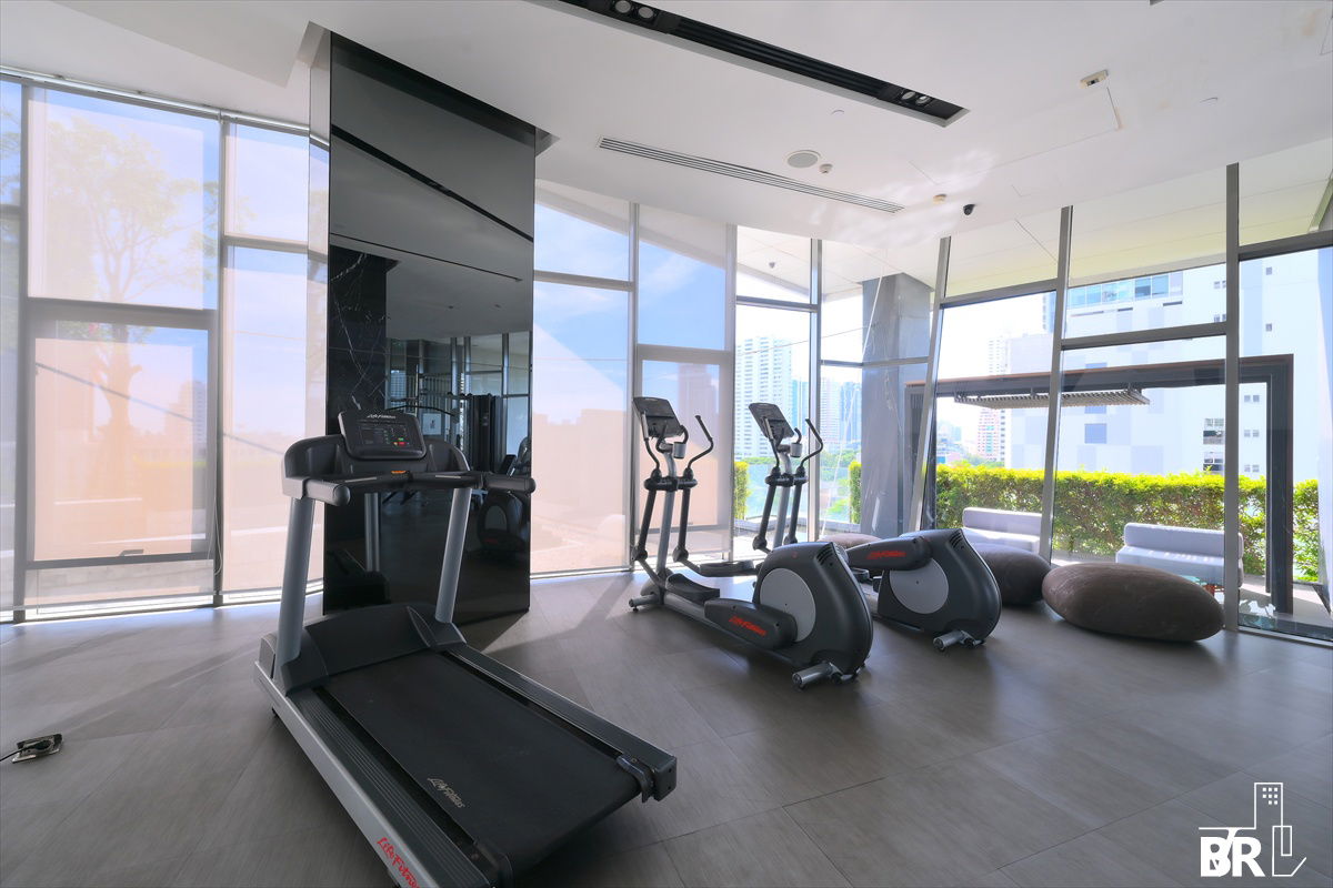 picture HQ by Sansiri is a high-rise condo , CBD area near BTS Thong Lo - 4/7