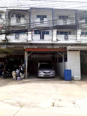 Shophouses for rent Pathumthani : Shophouse For Rent Pathum Thani