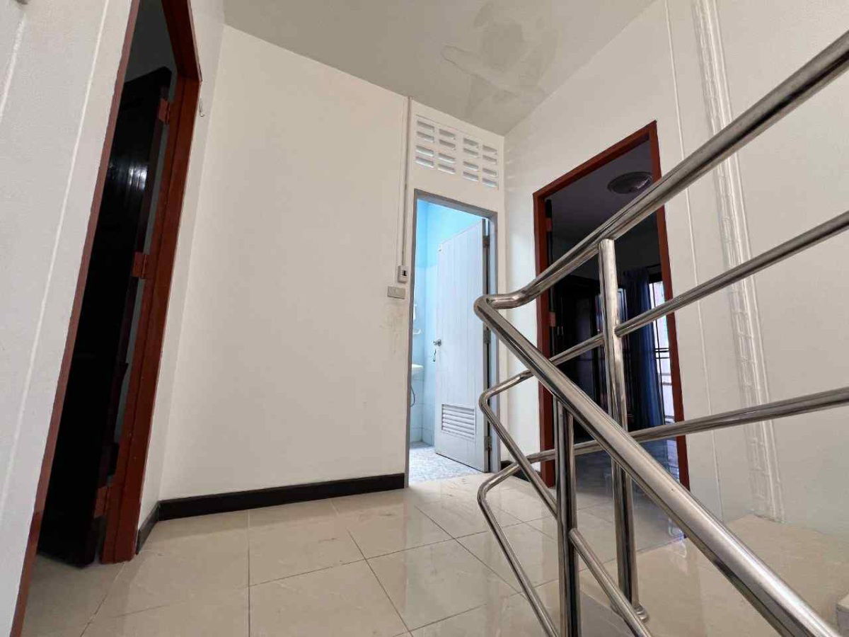 รูป ขายทาวน์เฮ้า 2ชั้น ขนาด 2 ห้องนอน 2 ห้องน้ำ ที่ดิน 24 ตรว.   หมู่บ้าน บ้านนำโชค ซอยเพชรเกษม58 ถนนพุทธมณฑลสาย1  - รูปที่ 8/26