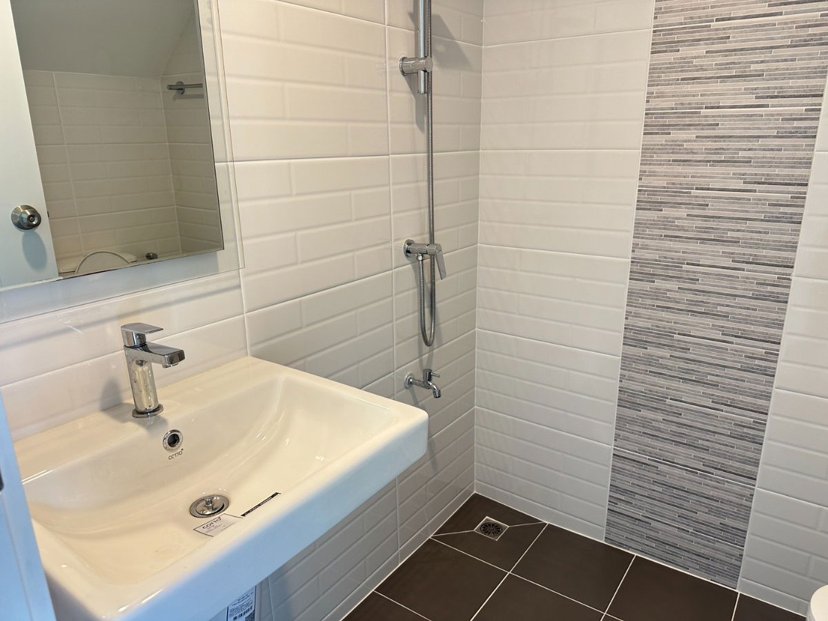 picture House for sale at Siri place Wongwaen Lamlukka-Ready to move in by Sansiri. - 10/24