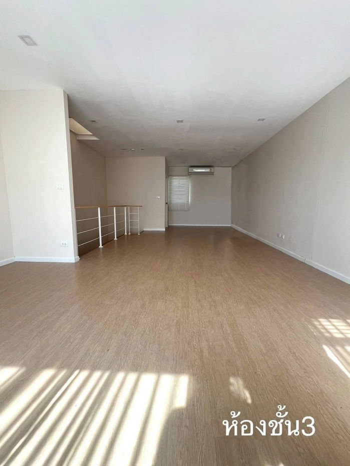 รูป 📍ให้เช่าทาวน์โฮม 3 ชั้น | 3 ห้องนอน 3 ห้องน้ำ โครงการ พาทิโอ้ วงแหวน–อ่อนนุช 🔥 เช่า 20,000 บาท/เดือน   เพียง15นาทีถึงสนามบินสุวรรณภูมิ - รูปที่ 9/15