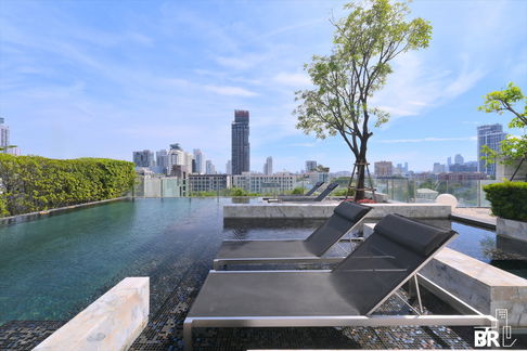 HQ by Sansiri is a high-rise condo , CBD area near BTS Thong Lo