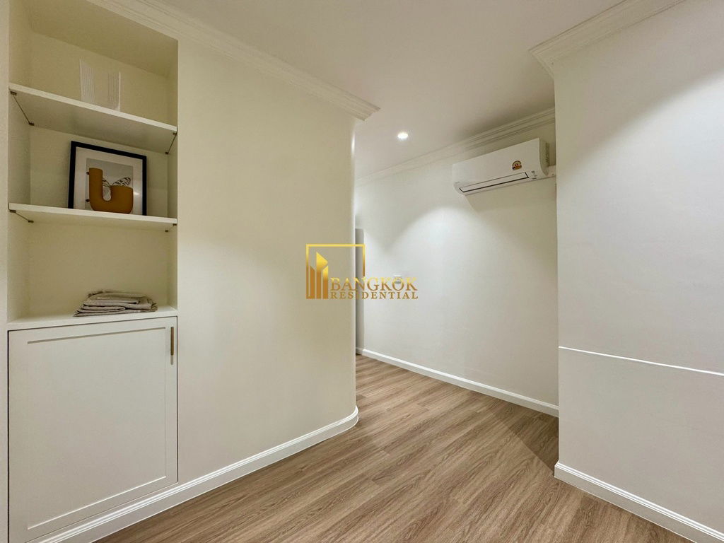 รูป Moon Tower | Renovated 3 Bedroom Condo For Sale in Ekkamai - BR2036CD - รูปที่ 25/42