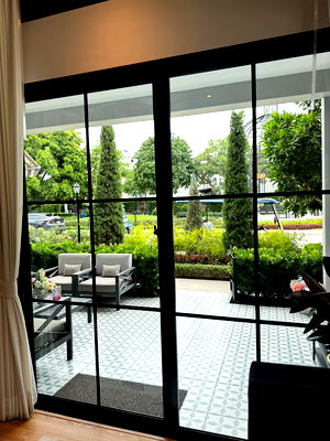 ทาวน์โฮม ม.รามคำแหง 2 : 🏡 บ้านพร้อมเฟอร์นิเจอร์ 4 ห้องนอน โซนไพรเวทหน้าสวน แปลงมุม