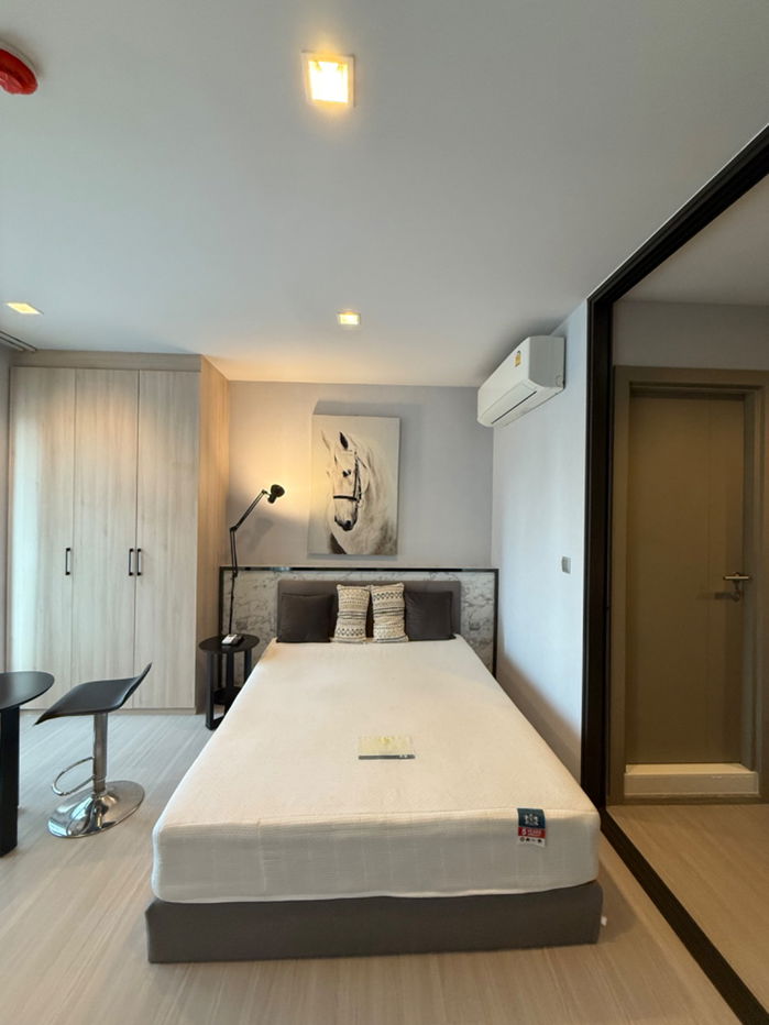 picture Condo for rent near MRT Pharam 9 station, Life Asoke Rama-9 condo, 1 Bedroom, fully furnished, very beautiful view! - 3/11