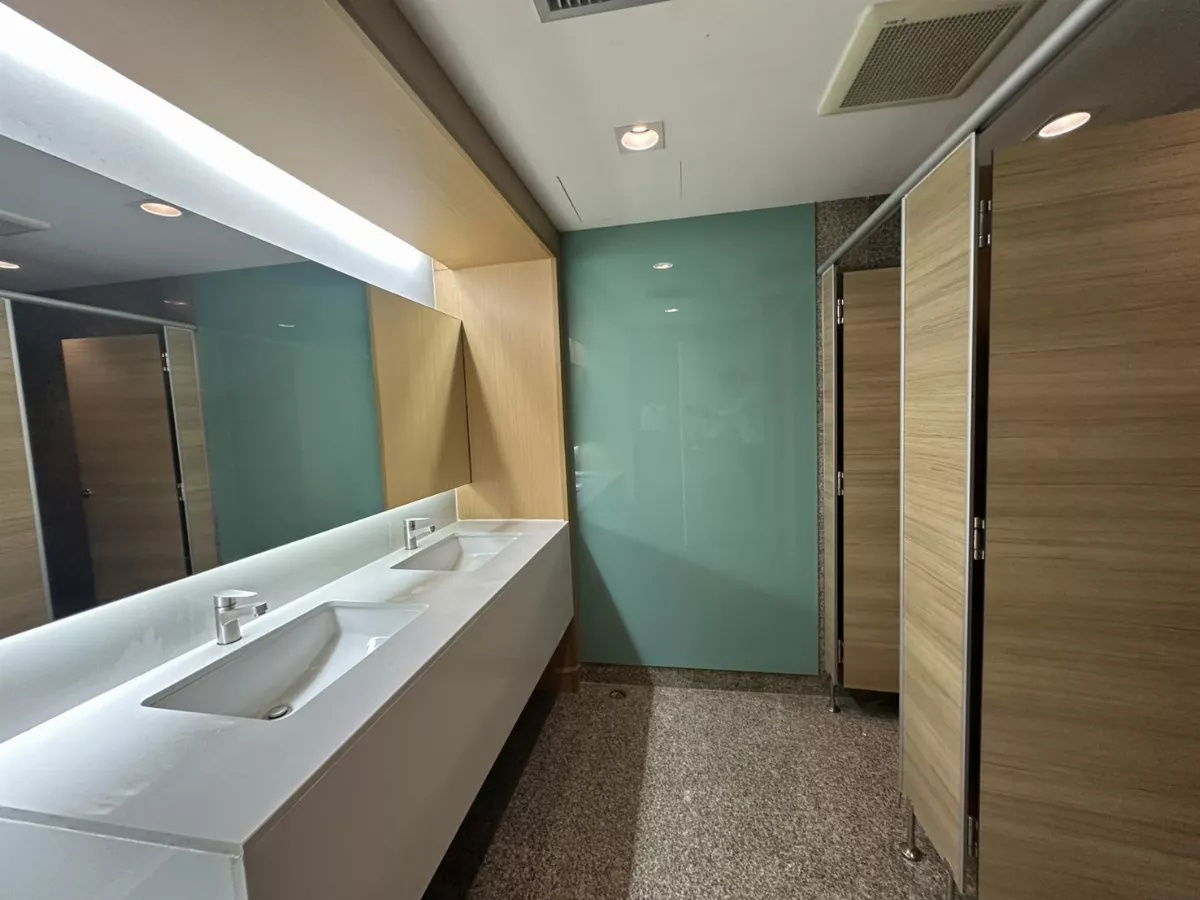 picture Modern 450 sqm Office for Rent Near BTS Ekkamai, Sukhumvit Road BRE25376 - 16/18