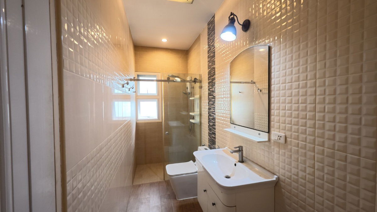 รูป Luxury Home ใกล้ชายหาดบางแสน ทำเลพรีเมียม ตกแต่งพร้อมเข้าอยู่  - รูปที่ 14/22