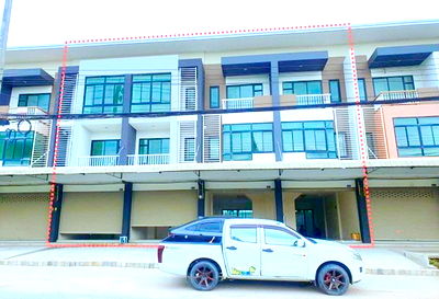 Shophouses for rent Ammata City Industrial Estate : Orwinwittaya School 3.6 km. Commercial building  4 units 3-storey 22 sq.wa. 250sq.m. Bi