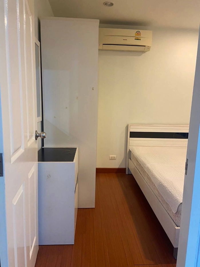 picture Condo for Rent near BTS Sapantaksin & Wongvianyai  11,000 Baht/Month - 8/20
