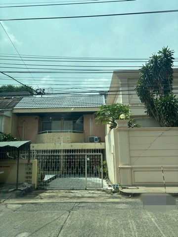 picture FOR RENT  OFFICE PROPERTY  18000 BAHT per MONTH - 1/8