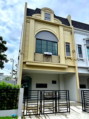 ทาวน์โฮม ม.รามคำแหง 2 : 🏡บ้านพร้อมเฟอร์นิเจอร์ ที่ดินใหญ่ พร้อมสวนส่วนตัว 
