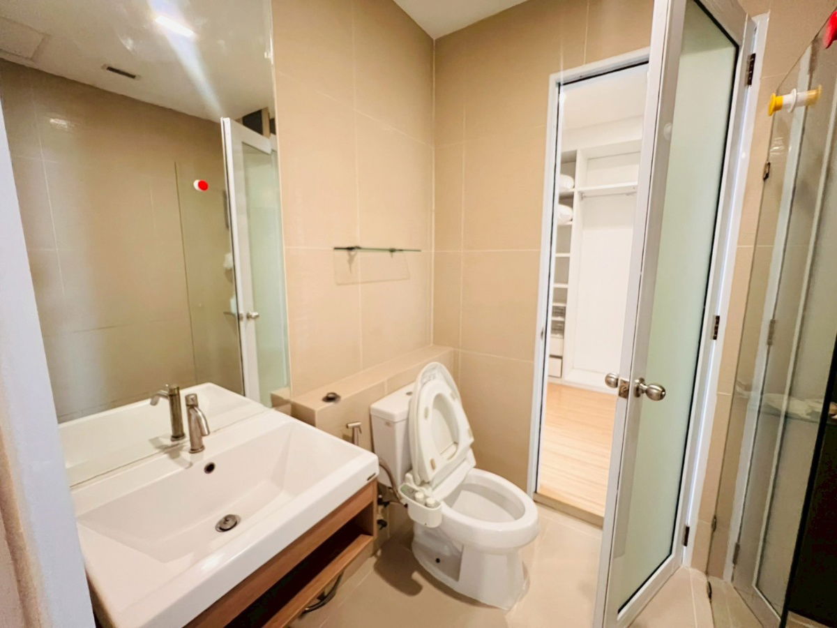 รูป ให้เช่า 1นอนขนาดใหญ่ Happy Condo ลาดพร้าว101 เลี้ยงหมา/แมวได้ มีห้องแต่งตัว 【Line: Yosita828】 - รูปที่ 9/9