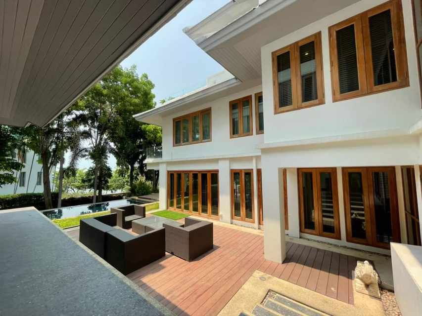 รูป H33 ให้เช่า บ้านเดี่ยวสุดหรู บนหาดส่วนตัว ติดทะเลพัทยาเหนือ พร้อมสระว่ายน้ำ - รูปที่ 17/25