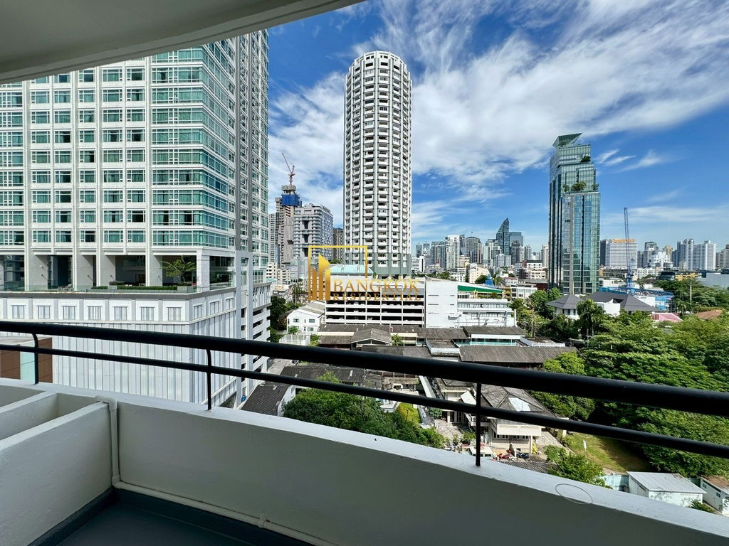 รูป Moon Tower | Renovated 3 Bedroom Condo For Sale in Ekkamai - BR2036CD - รูปที่ 18/42