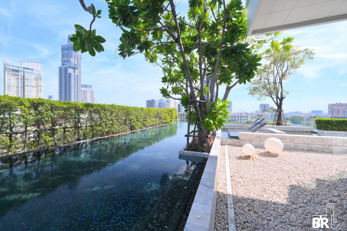picture HQ by Sansiri is a high-rise condo , CBD area near BTS Thong Lo - 3/7