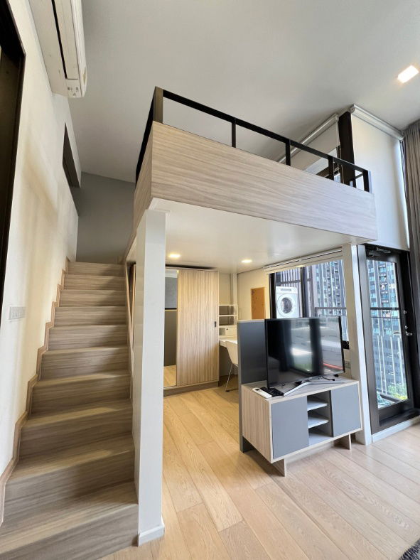 picture Chewathai Residence Asoke, 35 sq m Duplex, great price, mid-level. Interested? Call or add me on Line. - 5/14