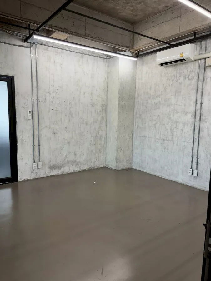 picture Bangkok Modern Office for Rent Walking Distance to Phrom Phong BTS, Sukhumvit Road BRE25380 - 5/11