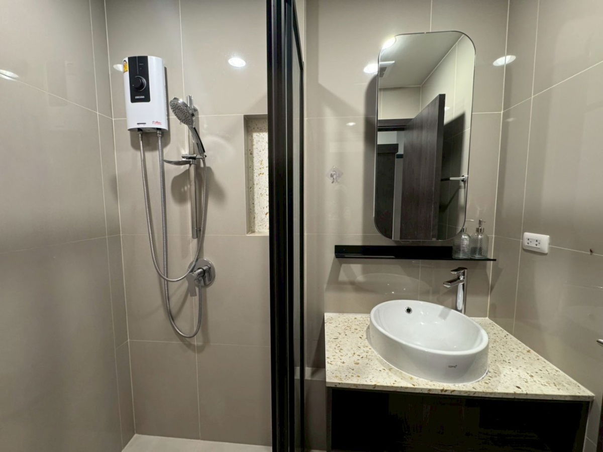 picture Condo for Rent : XT Huaikhwang  Schedule a viewing 👉 Line: @propertybkk1 - 10/11