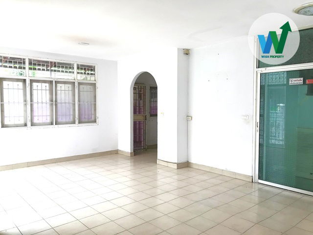 รูป ขายบ้านหลังมุม สภาพดี 31.4 ตร.ว.  3 ห้องนอน 3 ห้องน้ำ 2 ที่จอดรถ ใกล้รถไฟฟ้าสถานีหลักหก - รูปที่ 5/9