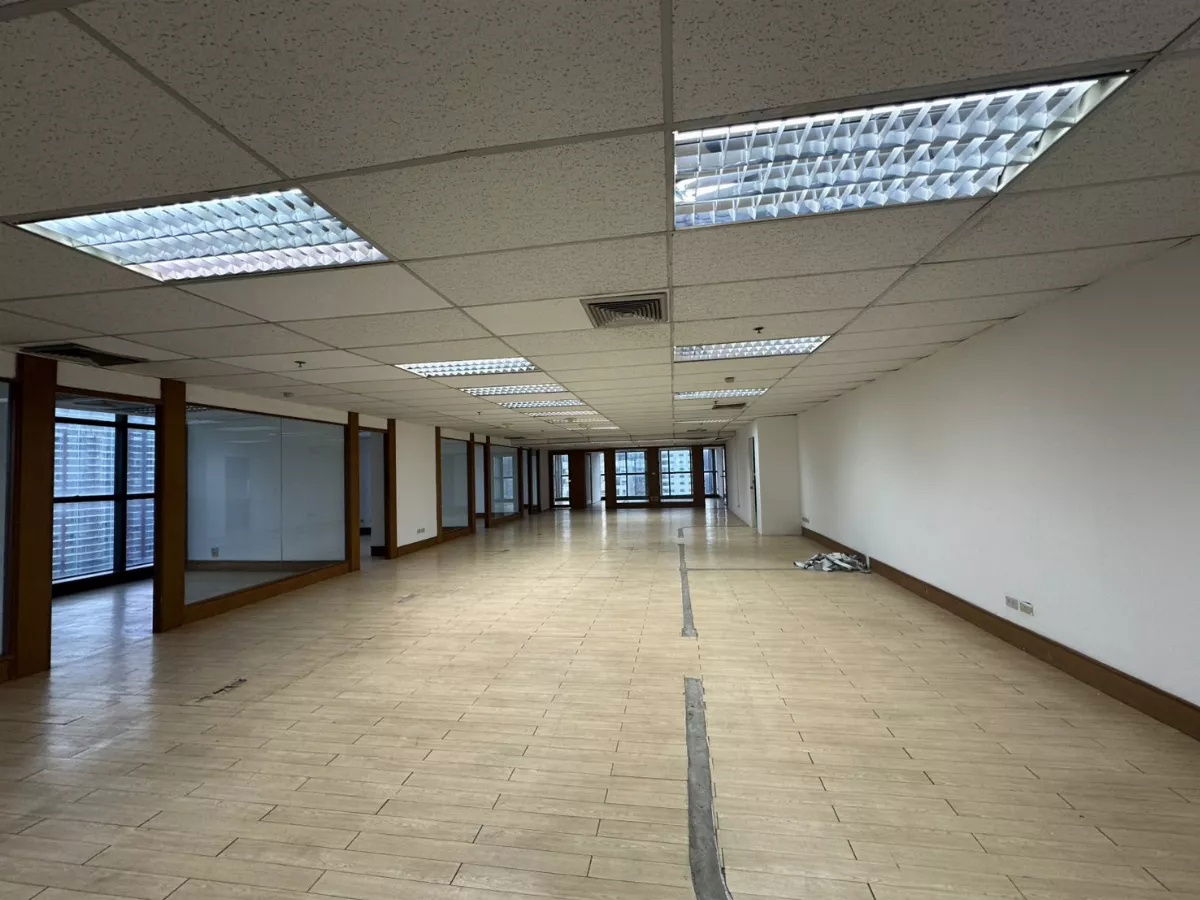 picture Bangkok 350 sqm Office for Rent Near BTS Ekkamai, Sukhumvit Road BRE25377 - 8/9