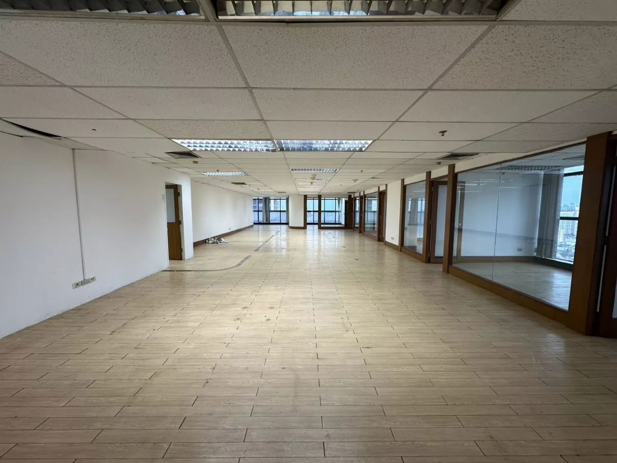 picture Bangkok 350 sqm Office for Rent Near BTS Ekkamai, Sukhumvit Road BRE25377 - 2/9