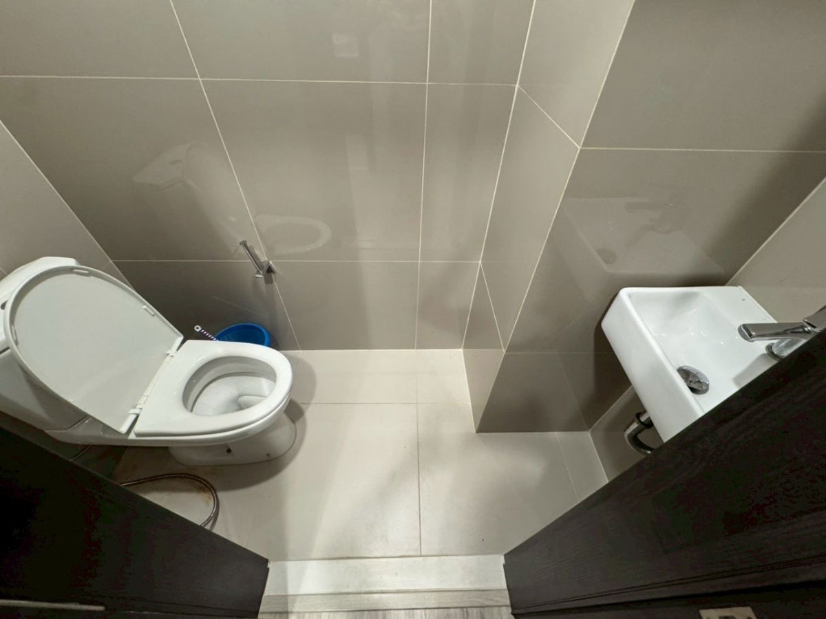 picture Condo for Rent : XT Huaikhwang  Schedule a viewing 👉 Line: @propertybkk1 - 9/11
