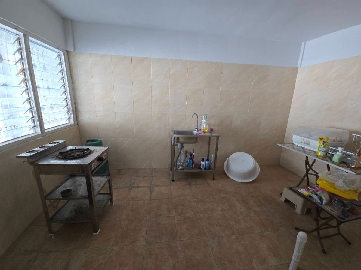 รูป บ้านเดี่ยว 2 ชั้น พื้นไม้สักแท้ Renovate ใหม่ทั้งหลังพร้อมที่จอดรถ 5คัน ,หมู่บ้านเมืองทอง 2/2 ,ที่ดิน 100  ตร.วา ,พื้นที่ใช้สอย 338 ตร.ม - รูปที่ 12/18