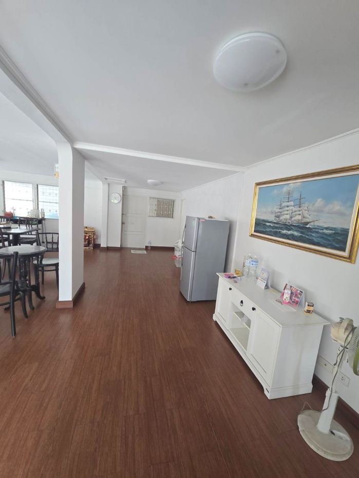 รูป บ้านเดี่ยว 2 ชั้น พื้นไม้สักแท้ Renovate ใหม่ทั้งหลังพร้อมที่จอดรถ 5คัน ,หมู่บ้านเมืองทอง 2/2 ,ที่ดิน 100  ตร.วา ,พื้นที่ใช้สอย 338 ตร.ม - รูปที่ 4/18