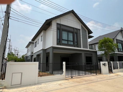 FOR SALE  HOUSE PROPERTY  5200000 BAHT.
