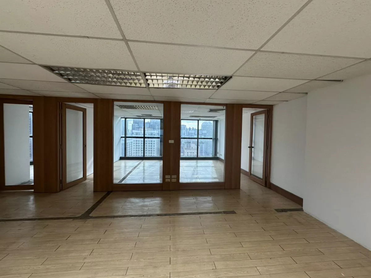 picture Bangkok 350 sqm Office for Rent Near BTS Ekkamai, Sukhumvit Road BRE25377 - 4/9